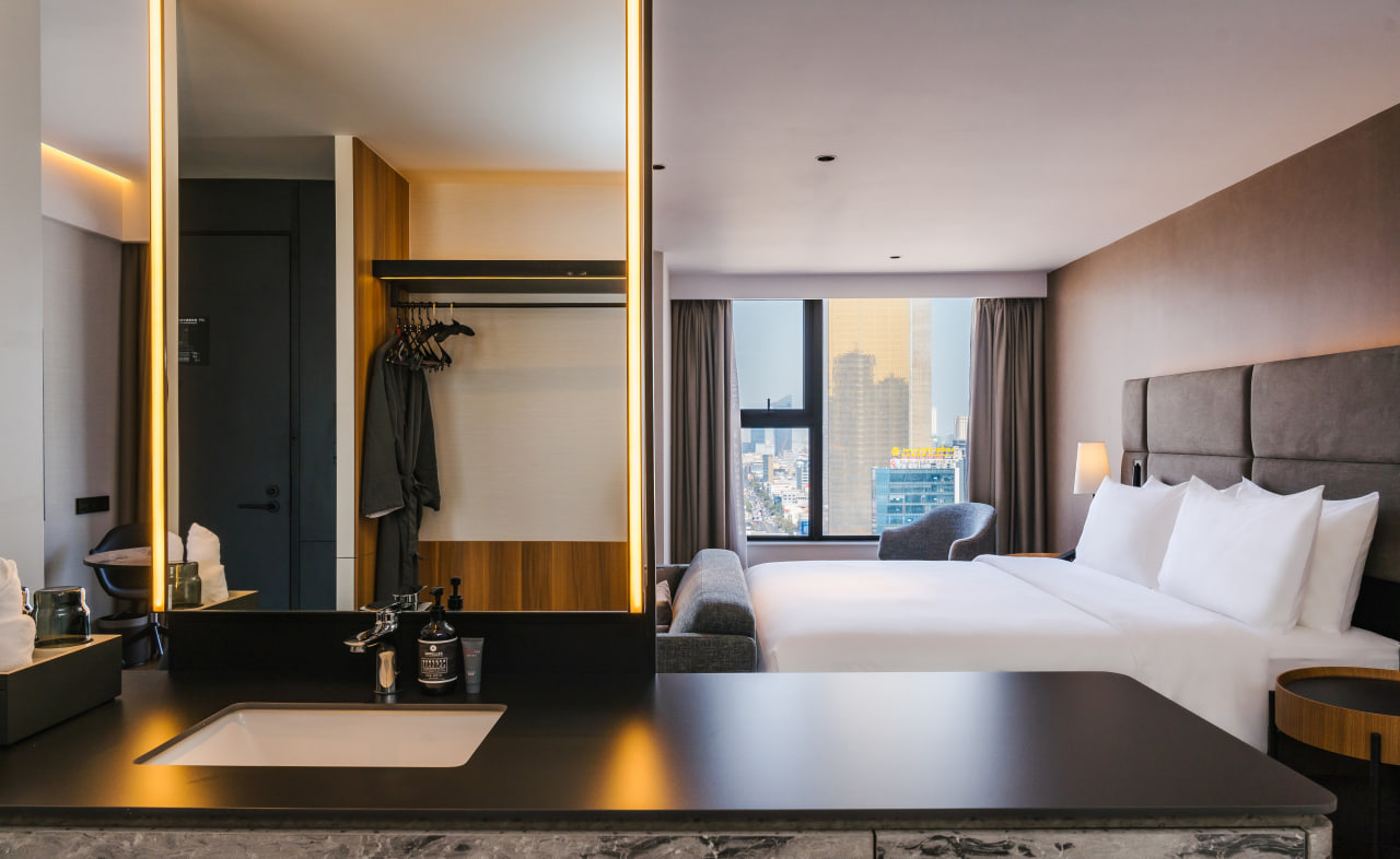 Deluxe Connecting Room